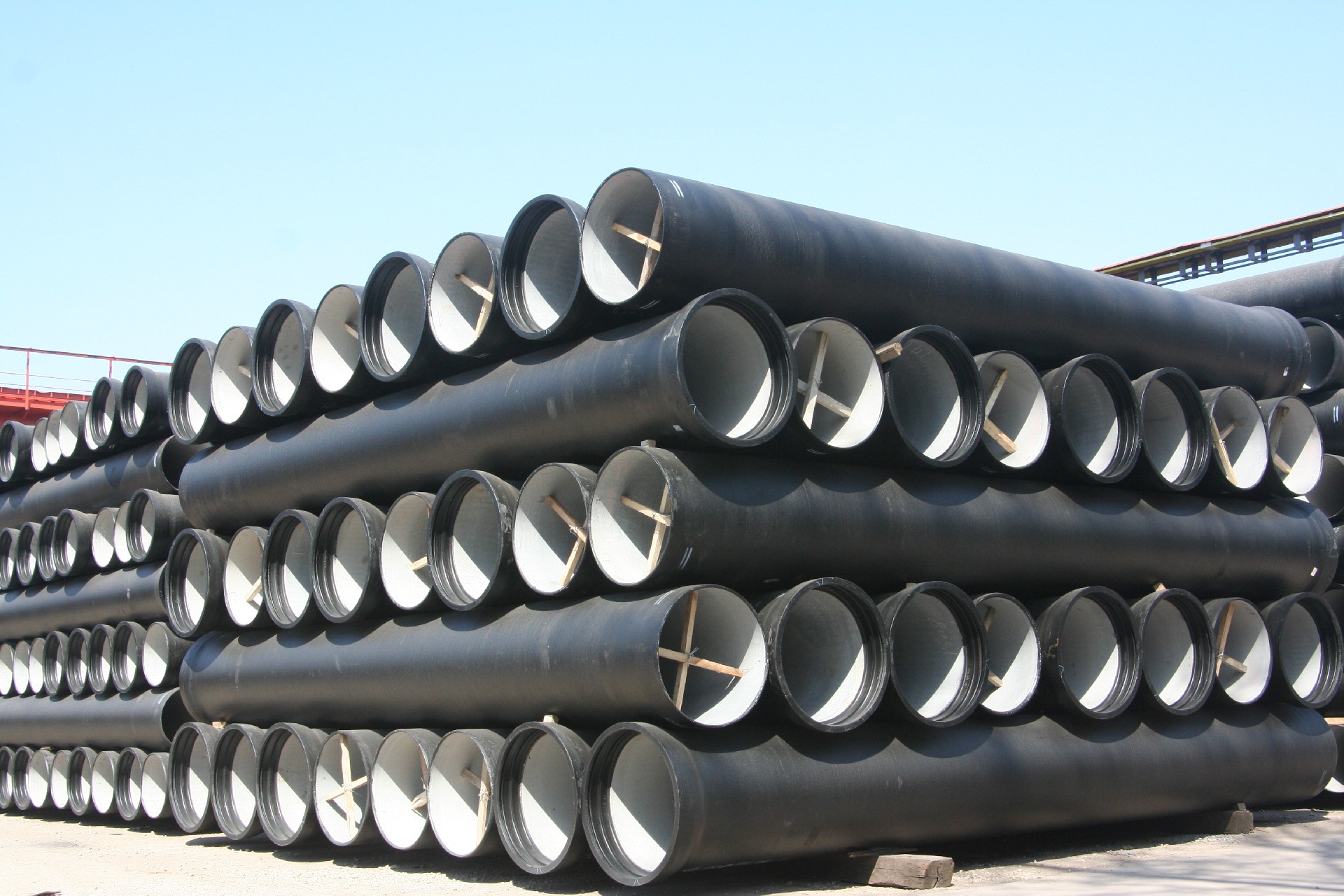 Ductile iron pipes  ( Socket and Spigot Type, Class K9, K8, K12, C40,C30& C25 in 6 Meters or 5.7Meter or 5.5 Meter, Bitumen+ Zinc outside painting and Cement lining inside or FBE inside and outside)